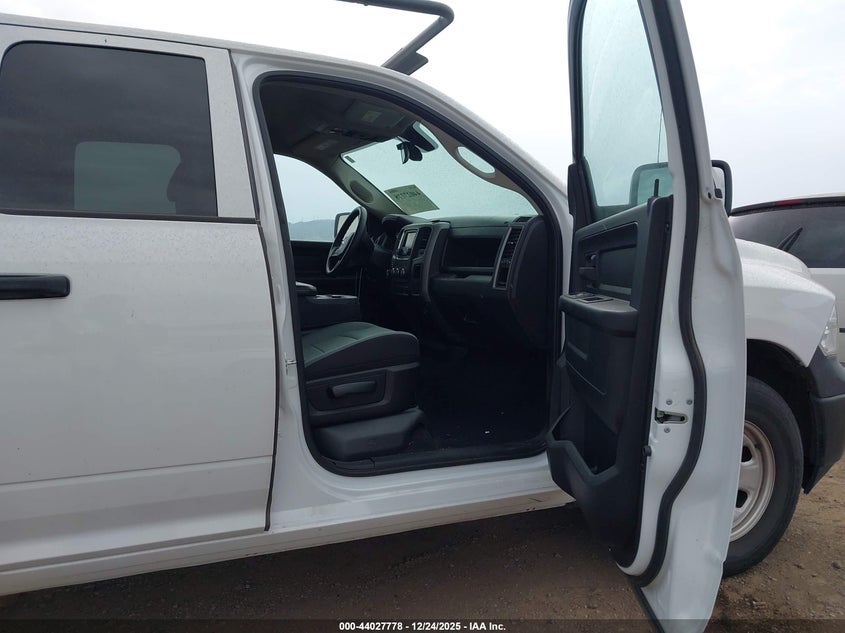 1C6RR7FG5NS187202 2022 Ram 1500 Classic Tradesman 4X4 6'4 Box auction photo 1