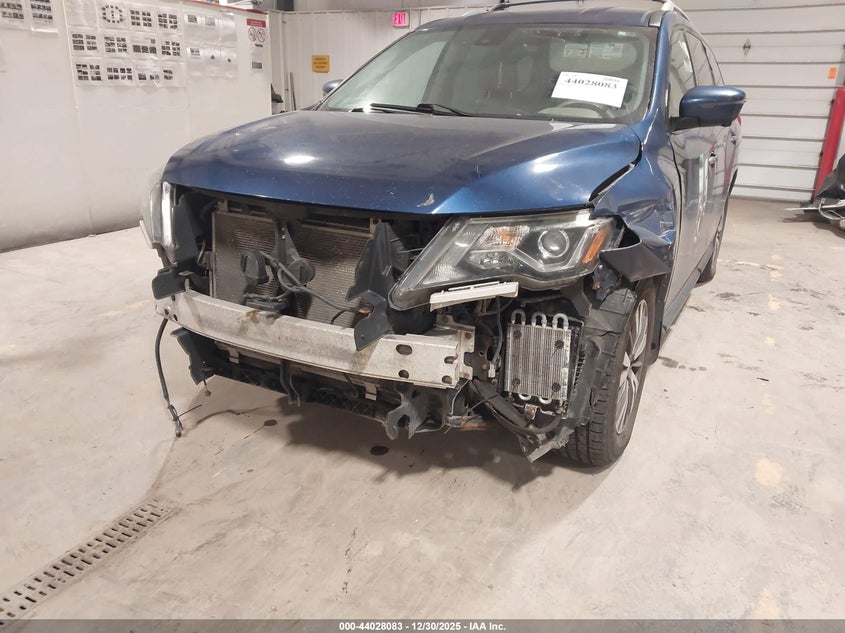 VIN 5N1DR2MMXHC652307 2017 NISSAN PATHFINDER PLATINUM/S/SL/SV