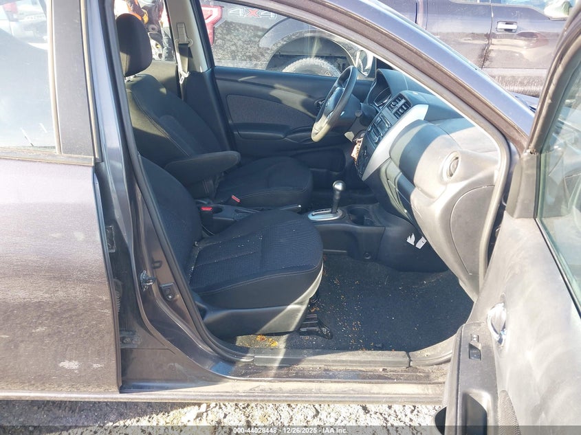 2015 Nissan Versa 1.6 Sv