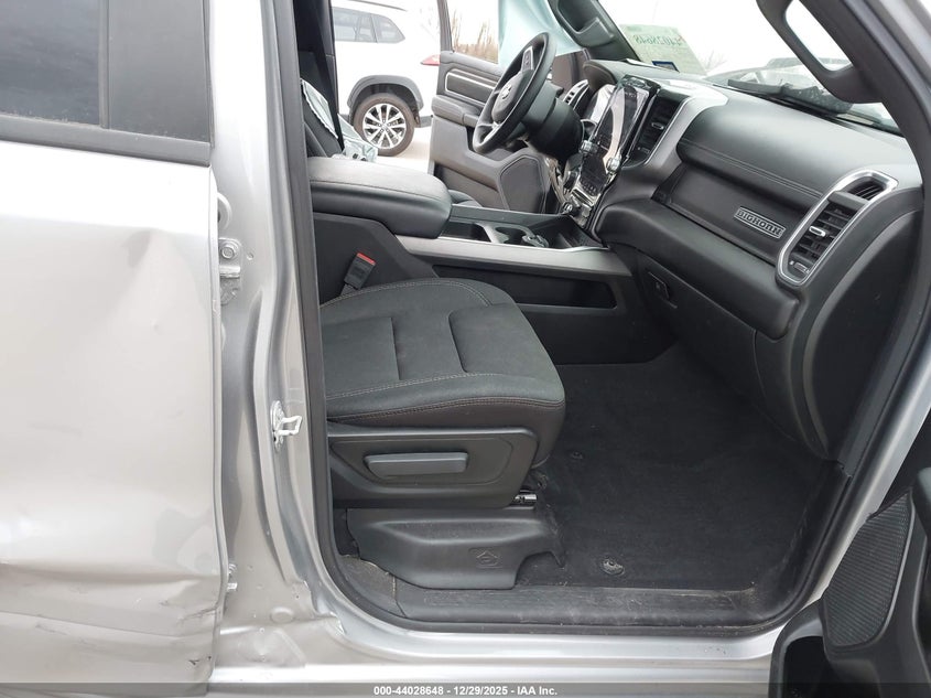 VIN 1C6SRFFP1SN559415 2025 RAM 1500 BIG HORN  4X4 "57" BOX