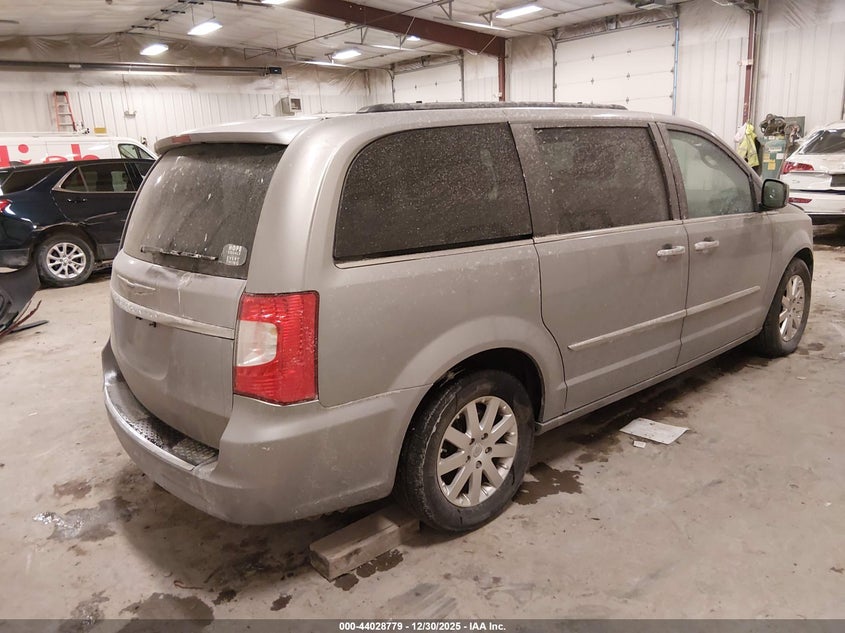 2016 Chrysler Town & Country Touring