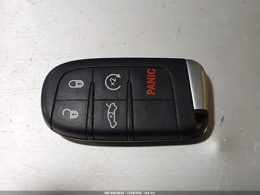 2015 Chrysler 200 C VIN: 1C3CCCCB9FN714390 Lot: 44028836