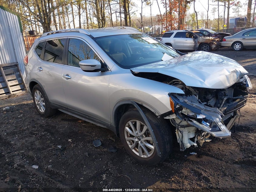 KNMAT2MTXJP532411 2018 Nissan Rogue Sv auction photo 1