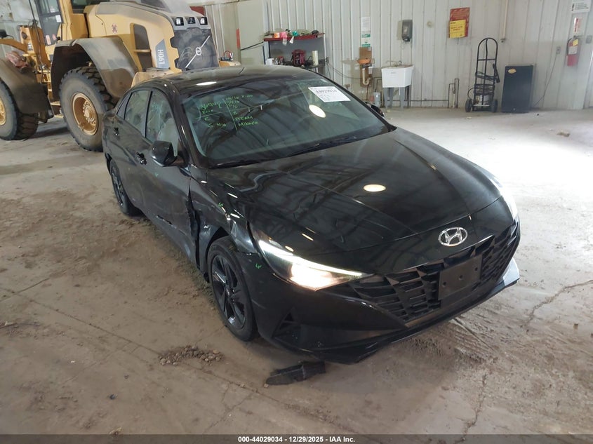 2022 Hyundai Elantra Sel