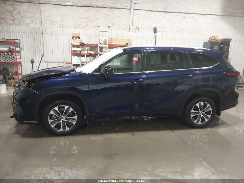 2024 Toyota Highlander - 5TDKDRBH3RS556365