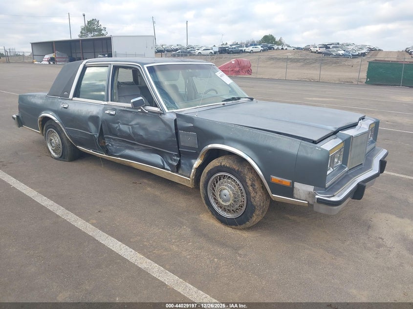 1C3BF66P2HX718915 CHRYSLER FIFTH AVENUE Photo 1