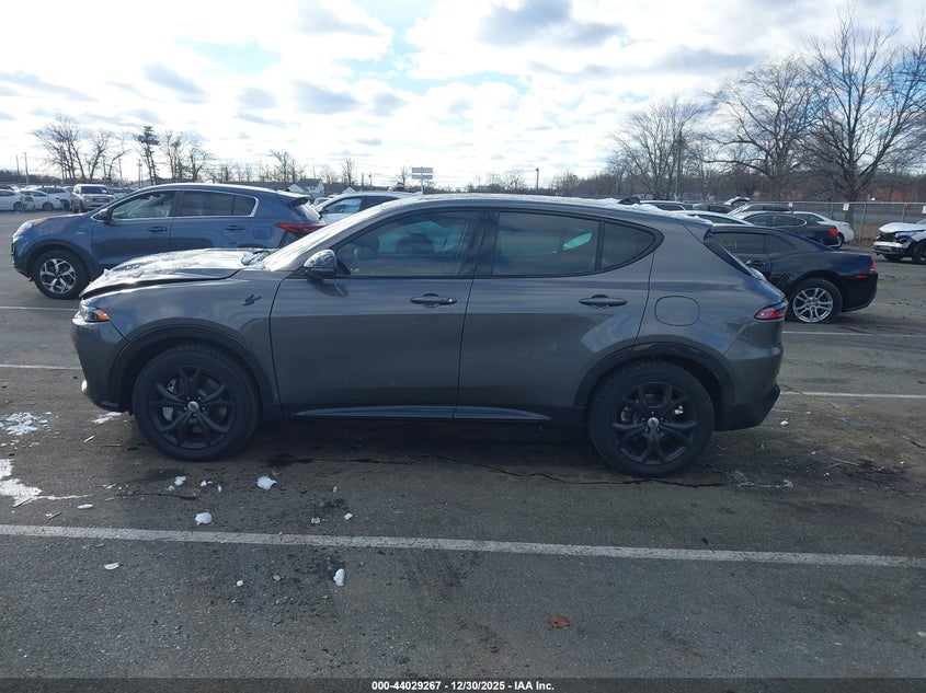 2024 Dodge Hornet R/T Plus Eawd VIN: ZACPDFDW2R3A24240 Lot: 44029267