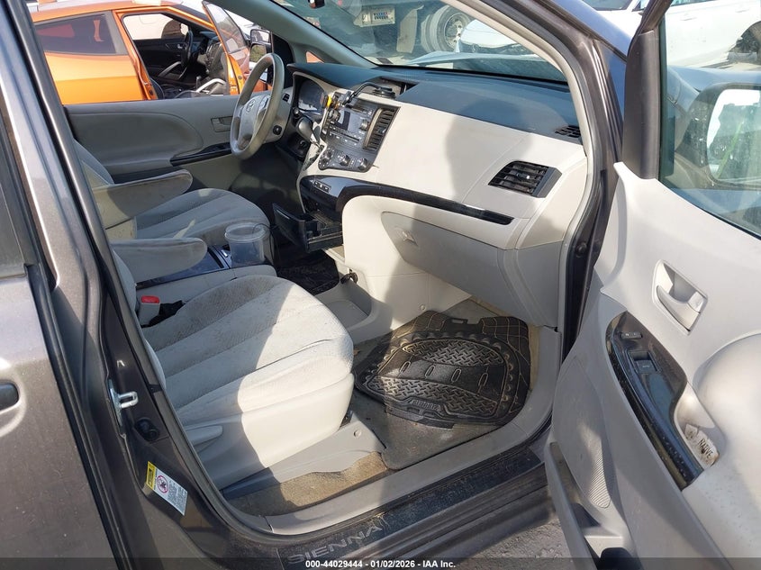 2011 Toyota Sienna Le V6