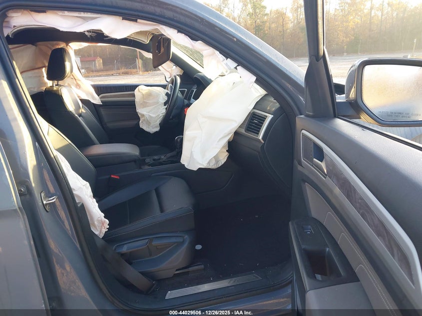 2022 Volkswagen Atlas Cross Sport 3.6L V6 Se W/Technology