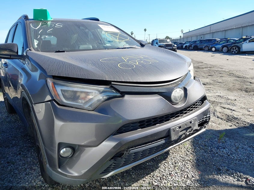 2T3NFREV2HW391480 2017 Toyota Rav4 Se auction photo 1