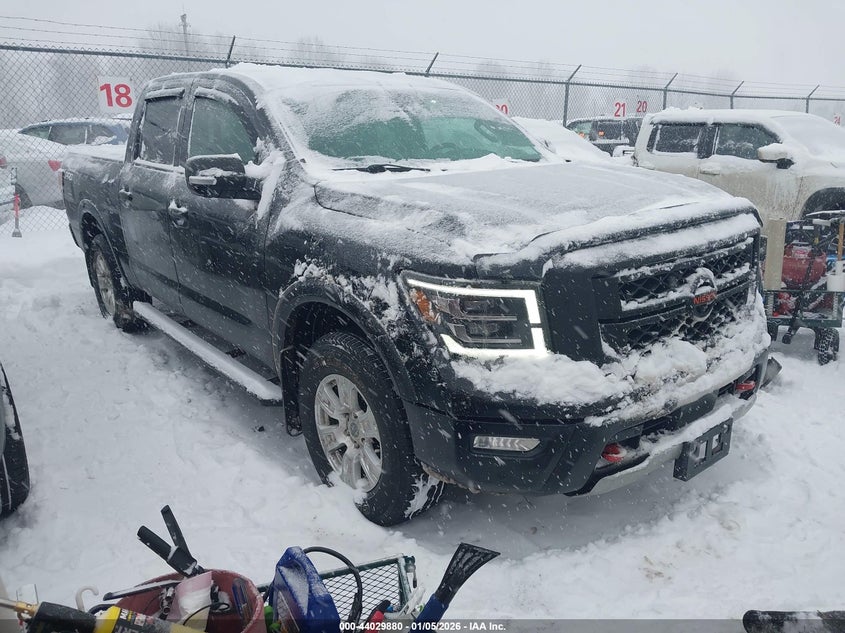 1N6AA1ED8NN101703 2022 Nissan Titan Pro-4X 4X4 auction photo 1