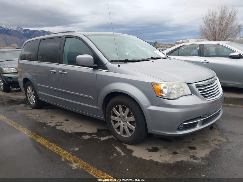 2013 Chrysler Town & Country Touring