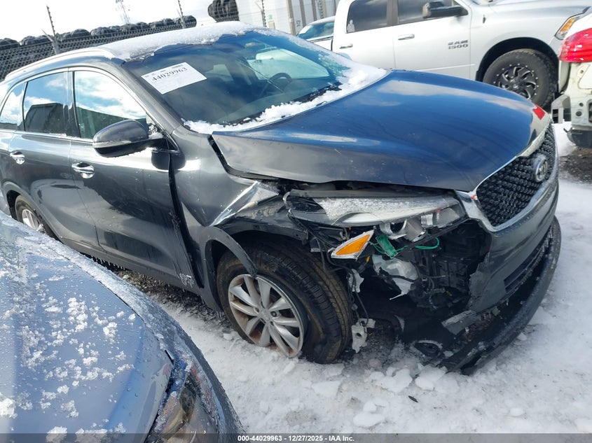 2018 KIA SORENTO  VIN: 5XYPGDA33JG347926