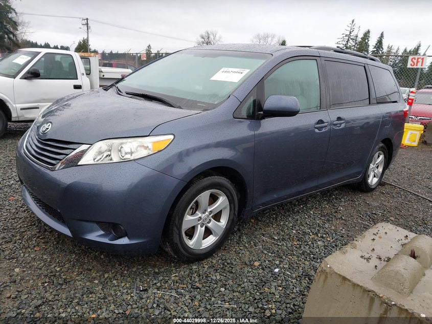2017 Toyota Sienna Le 8 Passenger