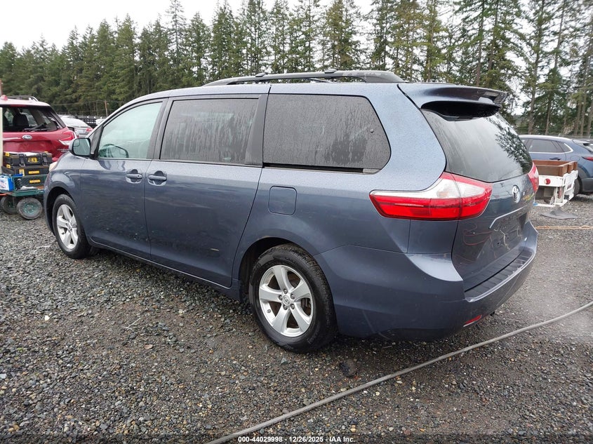 2017 Toyota Sienna Le 8 Passenger