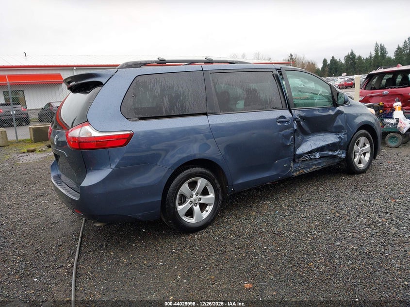 2017 Toyota Sienna Le 8 Passenger