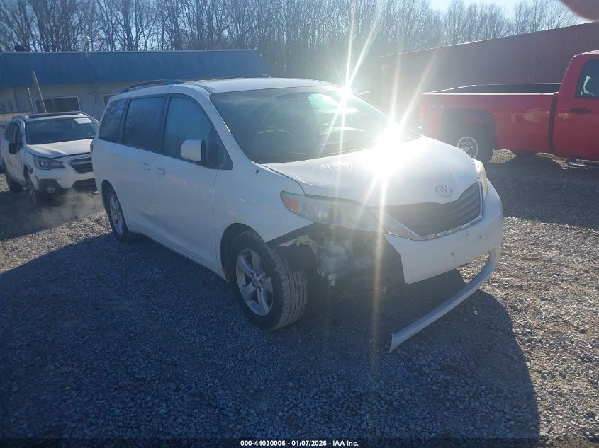 2012 Toyota Sienna Le V6 8 Passenger