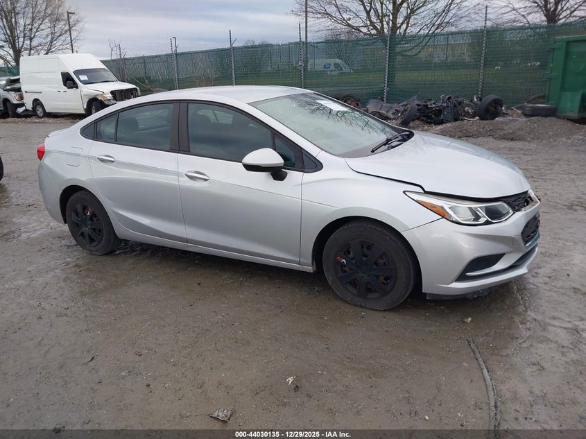 1G1BC5SM4J7118261 2018 Chevrolet Cruze Ls Auto auction photo 1