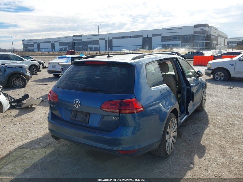 2015 Volkswagen Golf Sportwagen Tdi Se 4-Door