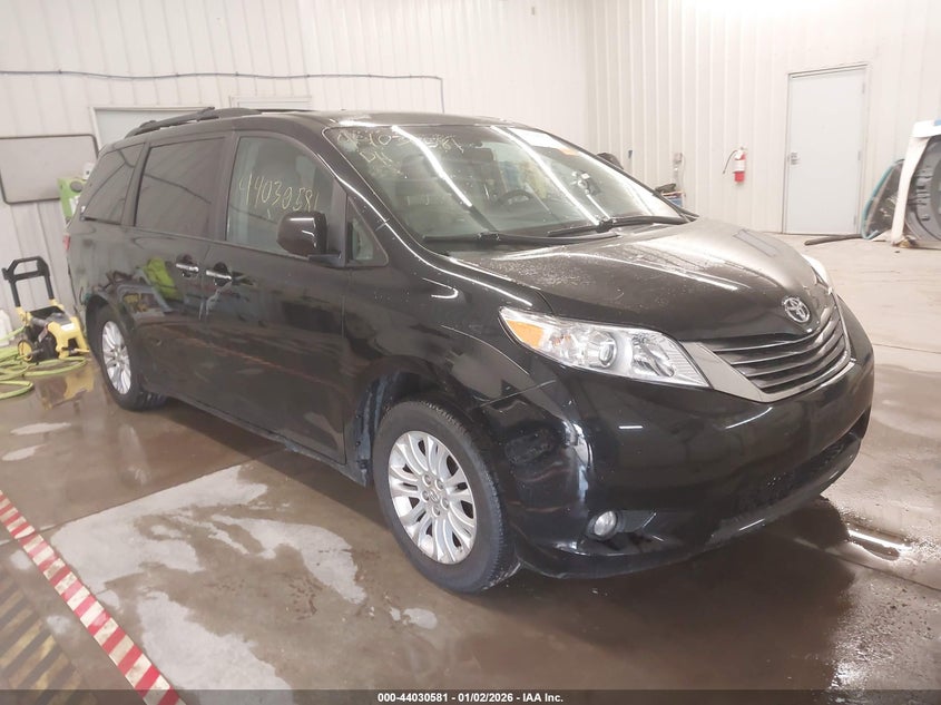 2015 Toyota Sienna Xle 8 Passenger