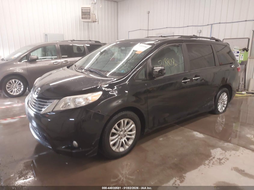 2015 Toyota Sienna Xle 8 Passenger