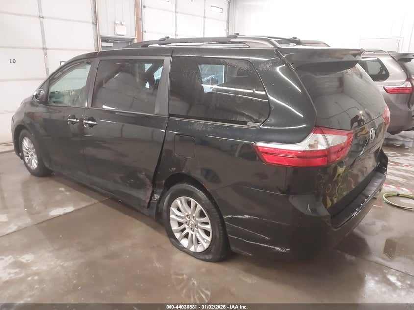 2015 Toyota Sienna Xle 8 Passenger