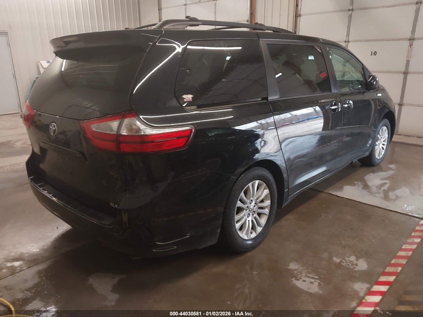 2015 Toyota Sienna Xle 8 Passenger