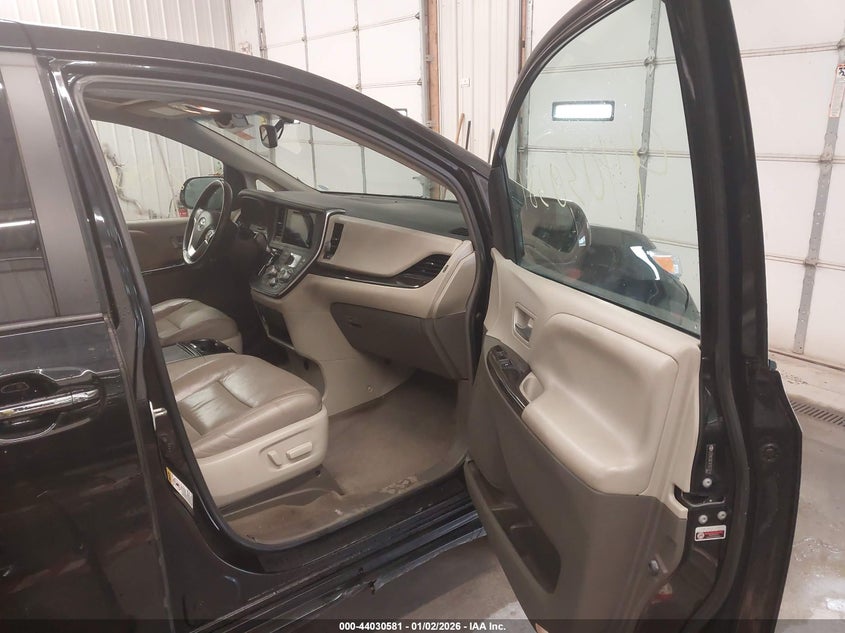 2015 Toyota Sienna Xle 8 Passenger
