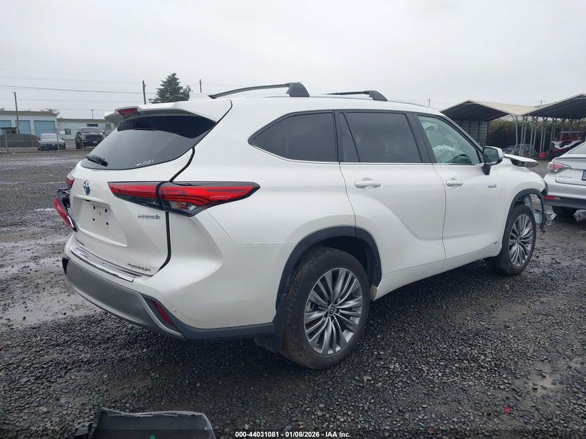 2021 Toyota Highlander Hybrid Platinum