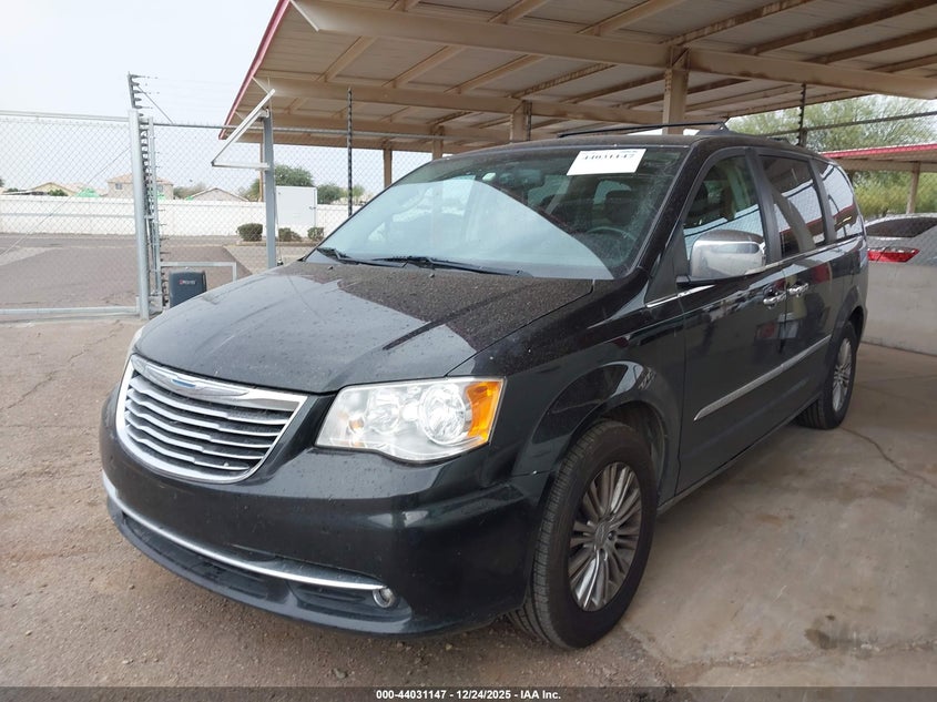 2015 Chrysler Town & Country Touring-L