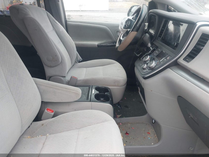 2015 Toyota Sienna Le 7 Passenger