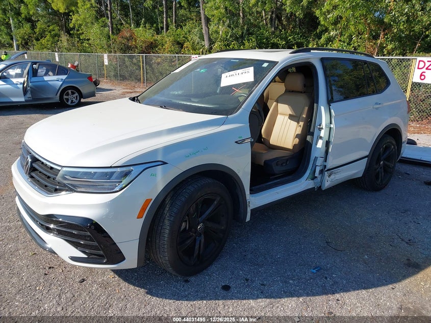 2023 Volkswagen Tiguan 2.0T Se R-Line Black