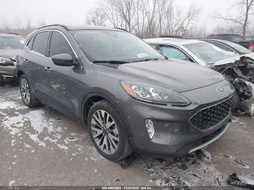 2022 Ford Escape Titanium Hybrid