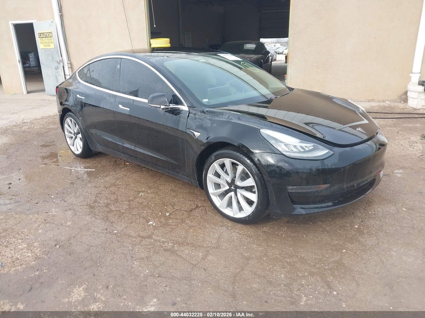 2018 Tesla Model 3 Long Range/Mid Range