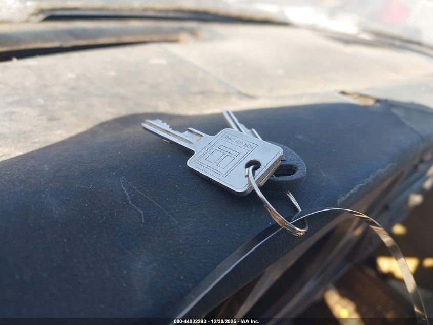 1985 Chevrolet Blazer S10 VIN: 1G8CT18BXF8250205 Lot: 44032293