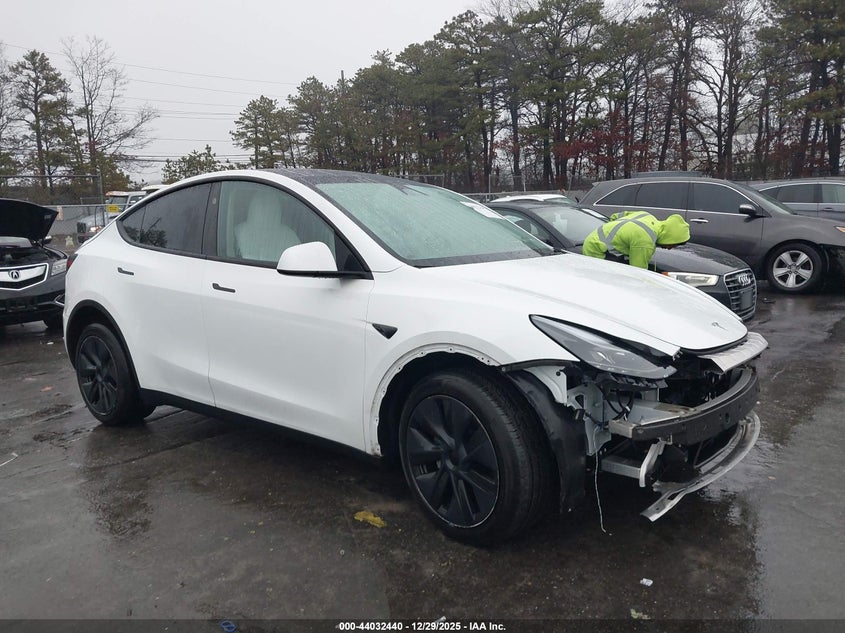 2024 Tesla Model Y Long Range Dual Motor All-Wheel Drive