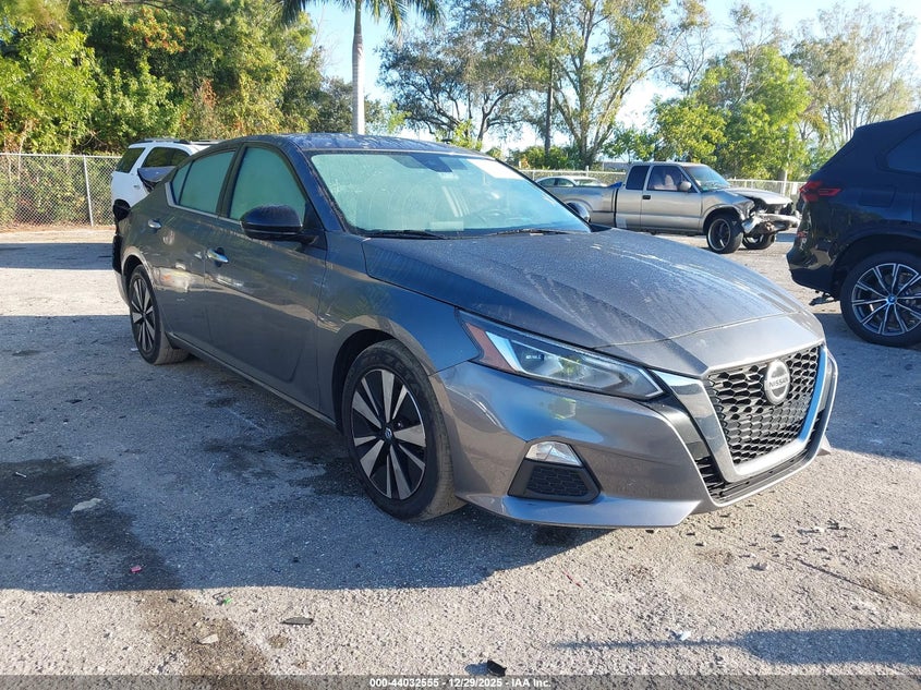2022 NISSAN ALTIMA SV FWD