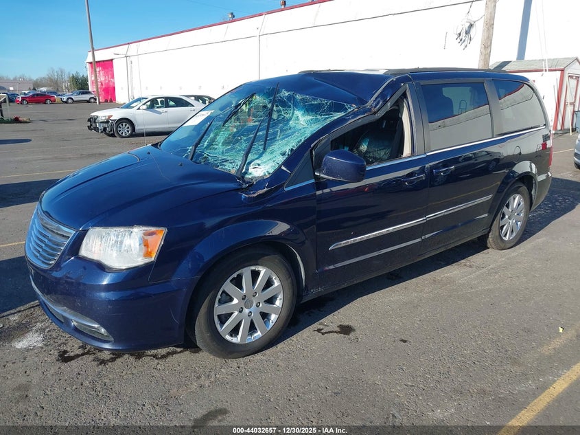 2016 Chrysler Town & Country Touring