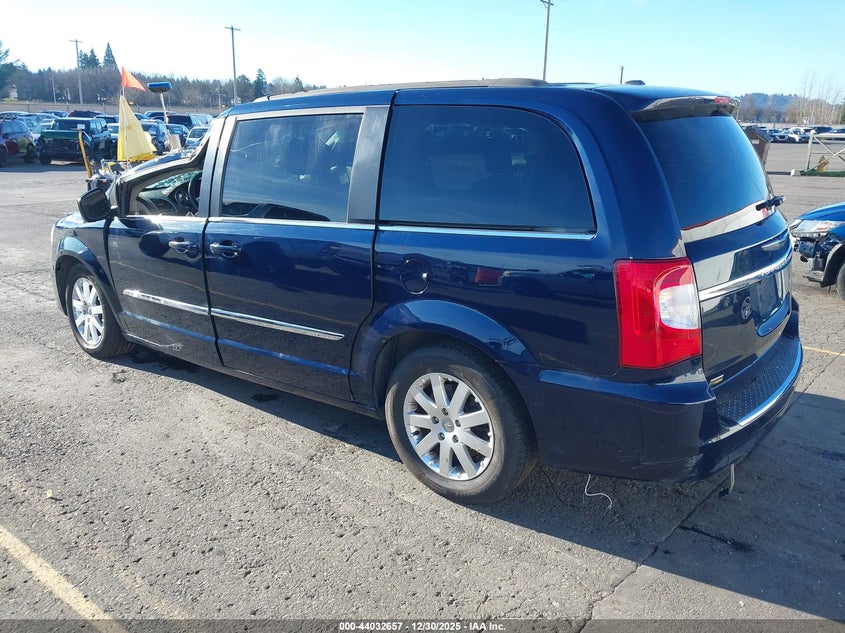 2016 Chrysler Town & Country Touring