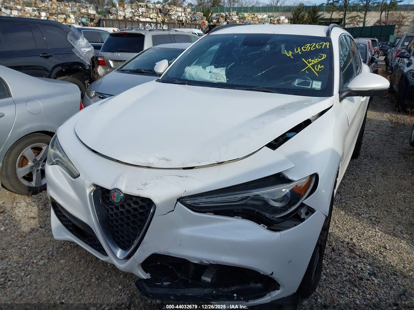VIN ZASFAKNN2J7B72960 2018 ALFA ROMEO STELVIO TI SPORT AWD
