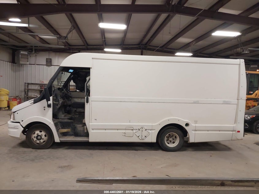 2013 Isuzu Commercial Van Unknown Lot 111044032681 Vin JALB4T175D7W01541