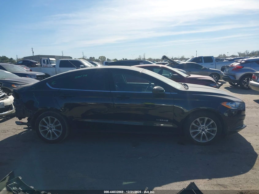 VIN 3FA6P0LUXHR295131 2017 FORD FUSION HYBRID SE