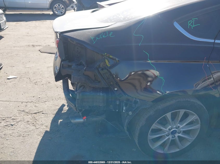 VIN 3FA6P0LUXHR295131 2017 FORD FUSION HYBRID SE