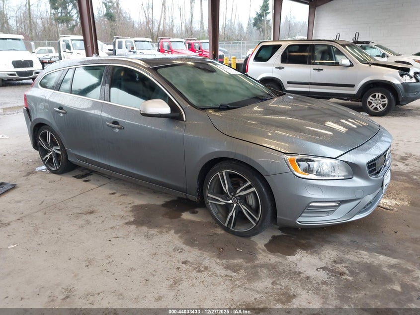 YV149MSS4H1343245 2017 Volvo V60 T6 R-Design Platinum auction photo 1