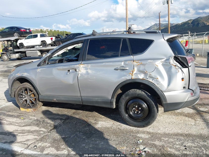 VIN 2T3NFREV4HW358044 2017 TOYOTA RAV4 SE