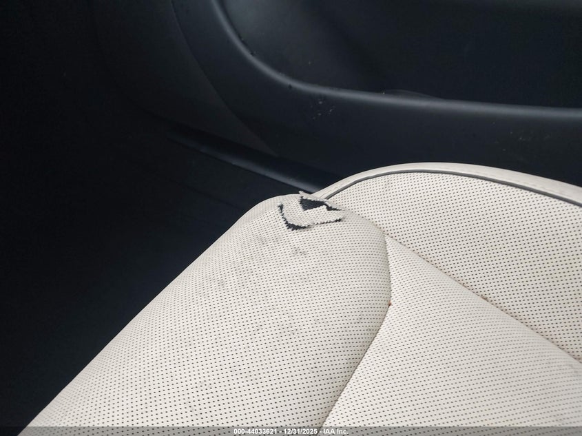 2021 Tesla Model S Plaid Tri Motor All-Wheel Drive VIN: 5YJSA1E64MF431084 Lot: 44033621