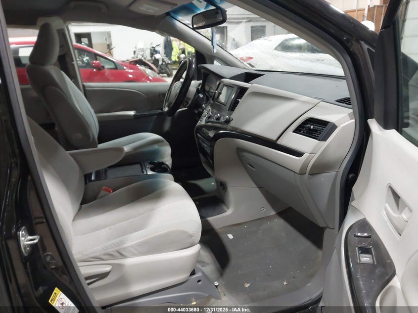 2011 Toyota Sienna Le V6