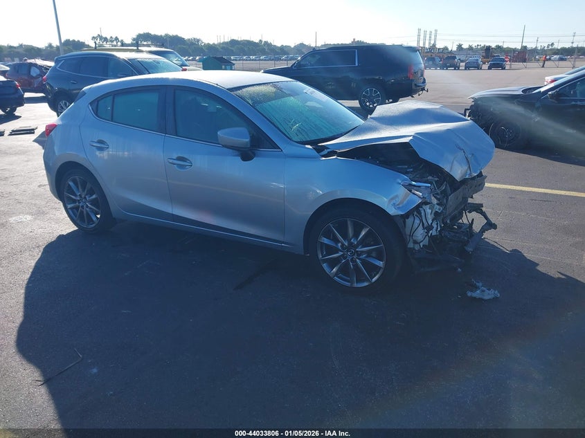 3MZBN1L38JM242133 2018 Mazda Mazda3 Touring auction photo 1