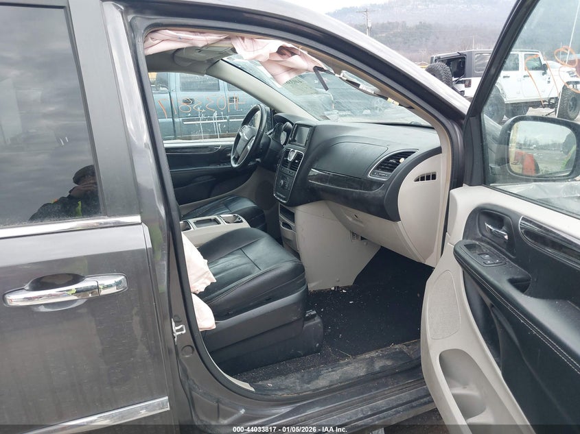 2015 Chrysler Town & Country Touring