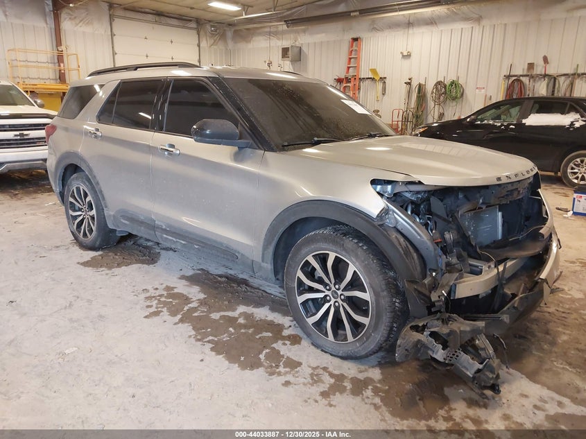 2022 Ford Explorer St